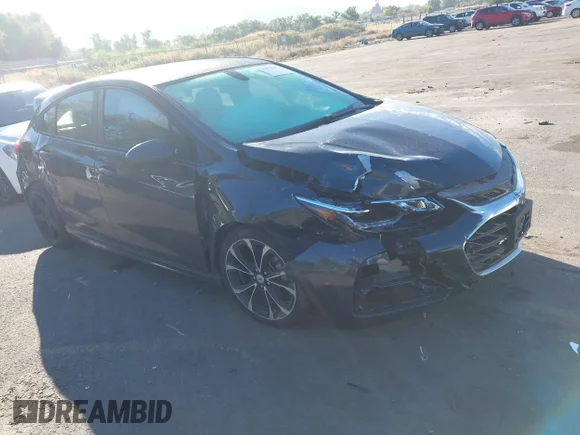 ✅ 2019 Chevrolet Cruze Diesel • VIN: 3G1BH6SE4KS554806 • Lot: 43419009. Wystawiony na IAAI z przebiegiem Nie podano. Bezpłatny archiwum sprzedaży aukcyjnych z USA i szczegółowy raport historii pojazdu na DreamBid. Zdjęcie 1.