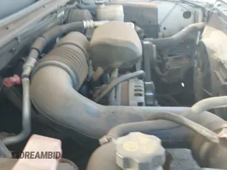 2009 Chevrolet Silverado 1500 Work Truck z VIN 1GCEC14X99Z146237, wystawiony jako IAAI lot #42499184 z przebiegiem 174 843 mil mil oraz . Historia ofert i sprzedaży dostępna na DreamBid. Obrazek 19.