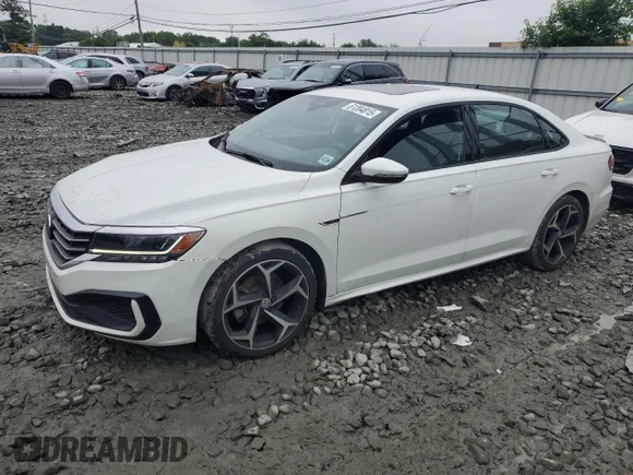 ✅ 2022 Volkswagen Passat R-Line • VIN: 1VWMA7A3XNC005919 • Lot: 61204815. Wystawiony na Copart z przebiegiem 41 562 mil. Bezpłatny archiwum sprzedaży aukcyjnych z USA i szczegółowy raport historii pojazdu na DreamBid. Zdjęcie 1.