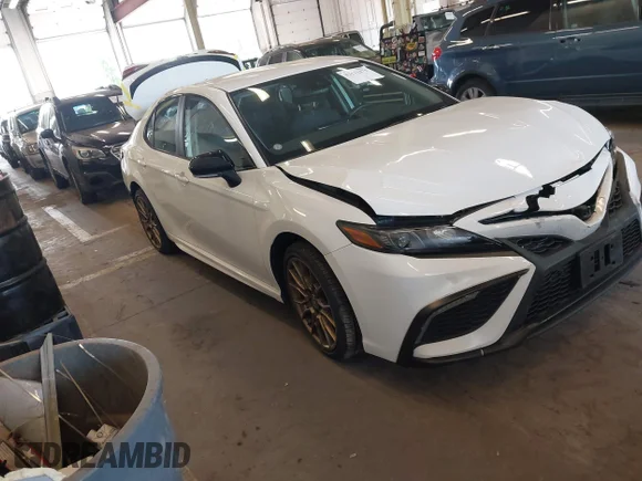 ✅ 2024 Toyota Camry Hybrid SE • VIN: 4T1T31AK0RU073025 • Лот: 42111471. Опубліковано раніше на IAAI з пробігом 17 319 миль. Безкоштовний доступ до архіву аукціонних продажів зі США та докладний звіт про історію автомобіля на DreamBid. Зображення 1.