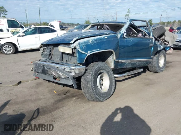 ✅ 1995 Chevrolet Tahoe • VIN: 1GNEK18K8SJ309098 • Lot: 41302534. Wystawiony na IAAI z przebiegiem 346 404 mil. Bezpłatny archiwum sprzedaży aukcyjnych z USA i szczegółowy raport historii pojazdu na DreamBid. Zdjęcie 2.