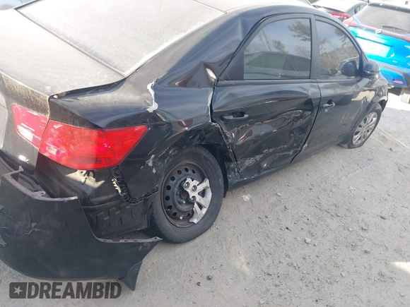 ✅ 2012 Kia Forte EX • VIN: KNAFU4A23C5624708 • Lot: 44000379. Wystawiony na IAAI z przebiegiem 170 000 mil. Bezpłatny archiwum sprzedaży aukcyjnych z USA i szczegółowy raport historii pojazdu na DreamBid. Zdjęcie 6.