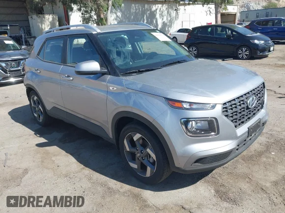 ✅ 2024 Hyundai Venue Limited • VIN: KMHRC8A34RU326147 • Lot: 42509570. Wystawiony na IAAI z przebiegiem 10 136 mil. Bezpłatny archiwum sprzedaży aukcyjnych z USA i szczegółowy raport historii pojazdu na DreamBid. Zdjęcie 1.