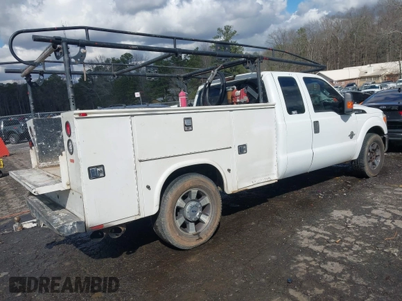 ✅ 2011 Ford F-250 XL • VIN: 1FT7X2AT5BEC33148 • Lot: 44493018. Wystawiony na IAAI z przebiegiem 555 687 mil. Bezpłatny archiwum sprzedaży aukcyjnych z USA i szczegółowy raport historii pojazdu na DreamBid. Zdjęcie 4.