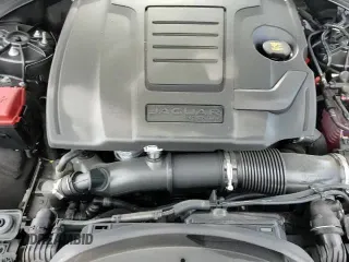 ✅ 2025 Jaguar F-Pace R-Dynamic S • VIN: SADCT2EX5SA746306 • Lot: 70459595. Wystawiony na Copart z przebiegiem 6 746 mil. Bezpłatny archiwum sprzedaży aukcyjnych z USA i szczegółowy raport historii pojazdu na DreamBid. Zdjęcie 15.