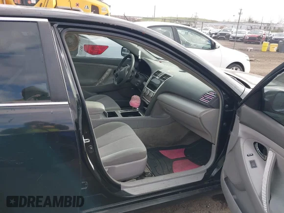 ✅ 2010 Toyota Camry SE • VIN: 4T1BF3EK8AU078177 • Lot: 44814857. Wystawiony na IAAI z przebiegiem 178 839 mil. Bezpłatny archiwum sprzedaży aukcyjnych z USA i szczegółowy raport historii pojazdu na DreamBid. Zdjęcie 5.
