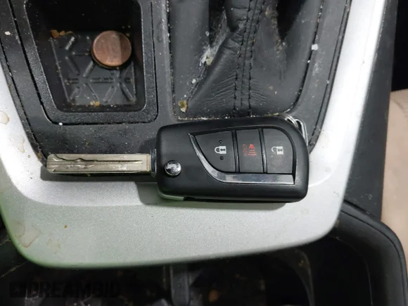 ✅ 2022 Toyota RAV4 LE • VIN: 2T3G1RFV0NW303138 • Лот: 45320183. Опубликован ранее на IAAI с пробегом 22 810 миль. Бесплатный доступ к архиву аукционных продаж из США и подробный отчёт об истории автомобиля на DreamBid. Изображение 11.