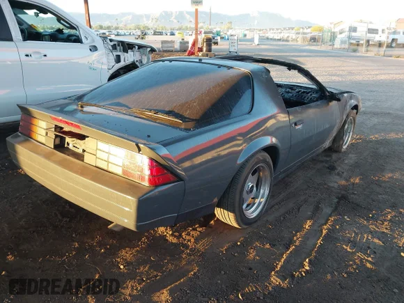 ✅ 1984 Chevrolet Camaro Z28 Sport • VIN: 1G1AP87G4EL132016 • Лот: 42130194. Опубліковано раніше на IAAI з пробігом Не вказано. Безкоштовний доступ до архіву аукціонних продажів зі США та докладний звіт про історію автомобіля на DreamBid. Зображення 4.