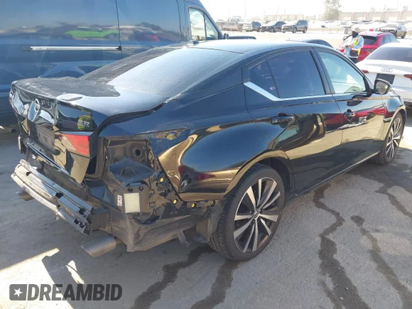 ✅ 2022 Nissan Altima SR • VIN: 1N4BL4CV0NN353501 • Лот: 45051261. Опубліковано раніше на IAAI з пробігом 69 455 миль. Безкоштовний доступ до архіву аукціонних продажів зі США та докладний звіт про історію автомобіля на DreamBid. Зображення 4.