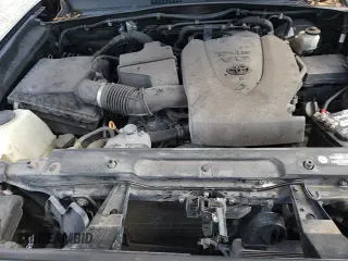 ✅ 2019 Toyota Tacoma SR5 • VIN: 3TMAZ5CN4KM105431 • Lot: 85872325. Listed on Copart with 102,190 mi. Free auction sales archive from the USA and detailed vehicle history report at DreamBid. Image 13.