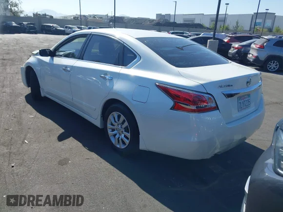 ✅ 2015 Nissan Altima SV • VIN: 1N4AL3AP5FC449650 • Лот: 45237121. Опубликован ранее на IAAI с пробегом 111 981 миль. Бесплатный доступ к архиву аукционных продаж из США и подробный отчёт об истории автомобиля на DreamBid. Изображение 3.