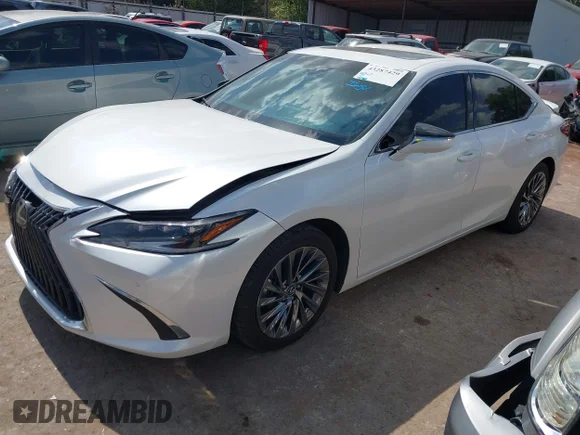✅ 2025 Lexus ES 300h Ultra Luxury • VIN: 58AFA1C18SU062280 • Lot: 43287429. Listed on IAAI with 7,946 mi. Free auction sales archive from the USA and detailed vehicle history report at DreamBid. Image 2.
