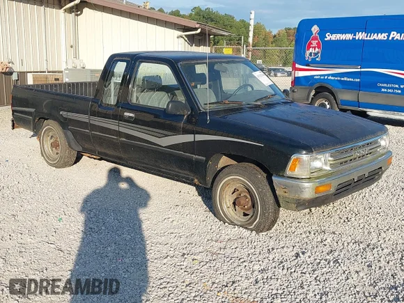 ✅ 1990 Toyota Pickup DLX • VIN: JT4RN93P3L5018327 • Lot: 43121348. Wystawiony na IAAI z przebiegiem 186 623 mil. Bezpłatny archiwum sprzedaży aukcyjnych z USA i szczegółowy raport historii pojazdu na DreamBid. Zdjęcie 1.