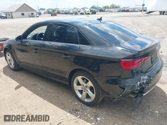 ✅ 2018 Audi A3 Premium • VIN: WAUAUGFF0J1059913 • Лот: 45113220. Опубліковано раніше на IAAI з пробігом 117 827 миль. Безкоштовний доступ до архіву аукціонних продажів зі США та докладний звіт про історію автомобіля на DreamBid. Зображення 3.