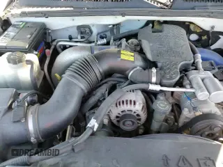 ✅ 2002 GMC Sierra 2500HD SLE • VIN: 1GTHK23162F244037 • Лот: 85600664. Опубликован ранее на Copart с пробегом 171 316 миль. Бесплатный доступ к архиву аукционных продаж из США и подробный отчёт об истории автомобиля на DreamBid. Изображение 13.