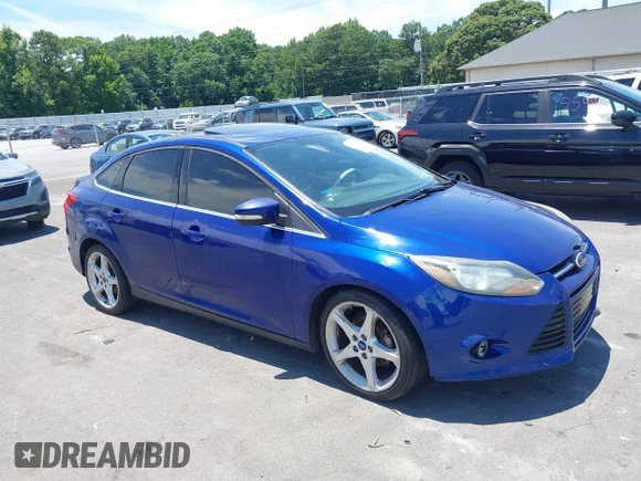 ✅ 2012 Ford Focus Titanium • VIN: 1FAHP3J2XCL443099 • Lot: 45467435. Wystawiony na IAAI z przebiegiem 228 561 mil. Bezpłatny archiwum sprzedaży aukcyjnych z USA i szczegółowy raport historii pojazdu na DreamBid. Zdjęcie 1.