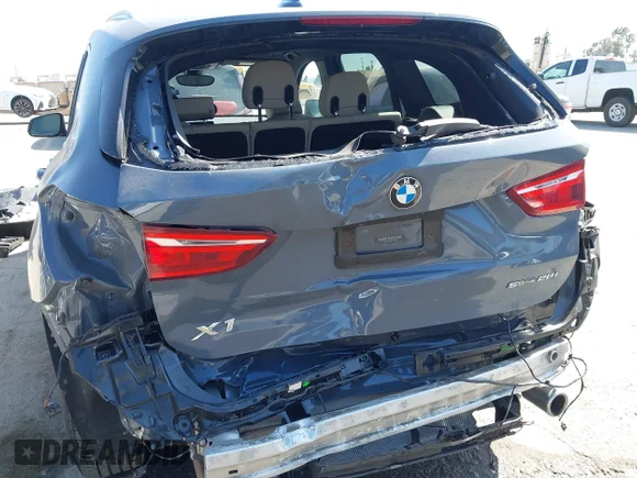 ✅ 2021 BMW X1 sDrive28i • VIN: WBXJG7C0XM5T16702 • Lot: 44991743. Wystawiony na IAAI z przebiegiem 41 656 mil. Bezpłatny archiwum sprzedaży aukcyjnych z USA i szczegółowy raport historii pojazdu na DreamBid. Zdjęcie 6.