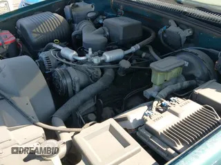 1997 Chevrolet Silverado 1500 z VIN 2GBEC19RXV1170659, wystawiony jako IAAI lot #42415918 z przebiegiem 117 504 mil mil oraz . Historia ofert i sprzedaży dostępna na DreamBid. Obrazek 12.