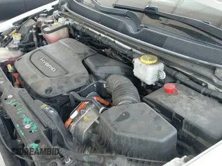 ✅ 2018 Chrysler Pacifica Hybrid Touring L • VIN: 2C4RC1L78JR172717 • Lot: 42444338. Listed on IAAI with 240,282 mi. Free auction sales archive from the USA and detailed vehicle history report at DreamBid. Image 20.