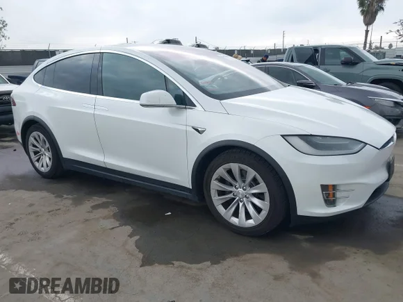 ✅ 2018 Tesla Model X 75D • VIN: 5YJXCBE26JF092035 • Лот: 43620083. Опубликован ранее на IAAI с пробегом 158 761 миль. Бесплатный доступ к архиву аукционных продаж из США и подробный отчёт об истории автомобиля на DreamBid. Изображение 1.