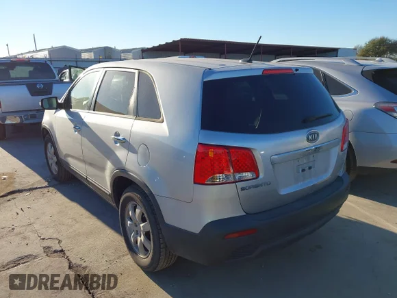 ✅ 2013 Kia Sorento LX • VIN: 5XYKT3A17DG358270 • Lot: 43850918. Wystawiony na IAAI z przebiegiem 149 302 mil. Bezpłatny archiwum sprzedaży aukcyjnych z USA i szczegółowy raport historii pojazdu na DreamBid. Zdjęcie 3.