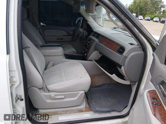 ✅ 2007 Chevrolet Tahoe LTZ • VIN: 1GNFK13097R224306 • Lot: 45073593. Wystawiony na IAAI z przebiegiem Nie podano. Bezpłatny archiwum sprzedaży aukcyjnych z USA i szczegółowy raport historii pojazdu na DreamBid. Zdjęcie 5.