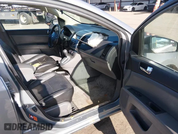 ✅ 2007 Nissan Sentra 2.0 • VIN: 3N1AB61E77L697307 • Lot: 44097044. Wystawiony na IAAI z przebiegiem Nie podano. Bezpłatny archiwum sprzedaży aukcyjnych z USA i szczegółowy raport historii pojazdu na DreamBid. Zdjęcie 5.