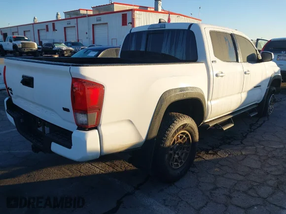 ✅ 2022 Toyota Tacoma TRD Sport • VIN: 3TYCZ5AN9NT096276 • Lot: 43794204. Wystawiony na IAAI z przebiegiem 71 804 mil. Bezpłatny archiwum sprzedaży aukcyjnych z USA i szczegółowy raport historii pojazdu na DreamBid. Zdjęcie 4.