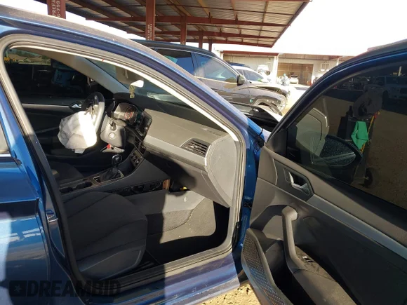 ✅ 2020 Volkswagen Jetta S • VIN: 3VWC57BU1LM087607 • Лот: 45334890. Опубліковано раніше на IAAI з пробігом 29 682 миль. Безкоштовний доступ до архіву аукціонних продажів зі США та докладний звіт про історію автомобіля на DreamBid. Зображення 5.
