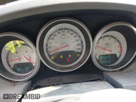 ✅ 2010 Dodge Grand Caravan SE • VIN: 2D4RN4DE6AR191701 • Lot: 43982846. Wystawiony na IAAI z przebiegiem 256 245 mil. Bezpłatny archiwum sprzedaży aukcyjnych z USA i szczegółowy raport historii pojazdu na DreamBid. Zdjęcie 7.