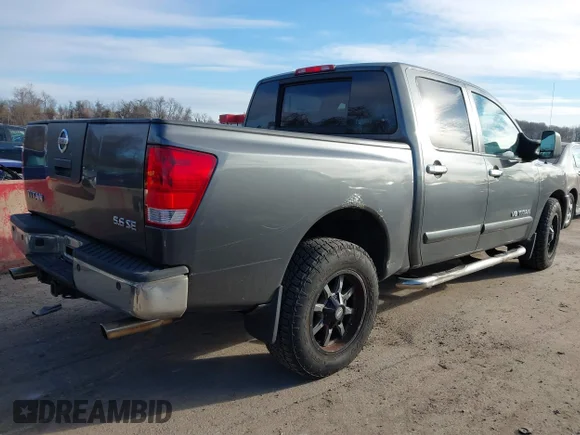 ✅ 2007 Nissan Titan SE • VIN: 1N6BA07B07N222402 • Lot: 44062954. Wystawiony na IAAI z przebiegiem 215 700 mil. Bezpłatny archiwum sprzedaży aukcyjnych z USA i szczegółowy raport historii pojazdu na DreamBid. Zdjęcie 4.