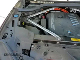 ✅ 2021 BMW X5 xDrive45e • VIN: 5UXTA6C07M9F51926 • Lot: 81501545. Wystawiony na Copart z przebiegiem 83 061 mil. Bezpłatny archiwum sprzedaży aukcyjnych z USA i szczegółowy raport historii pojazdu na DreamBid. Zdjęcie 14.