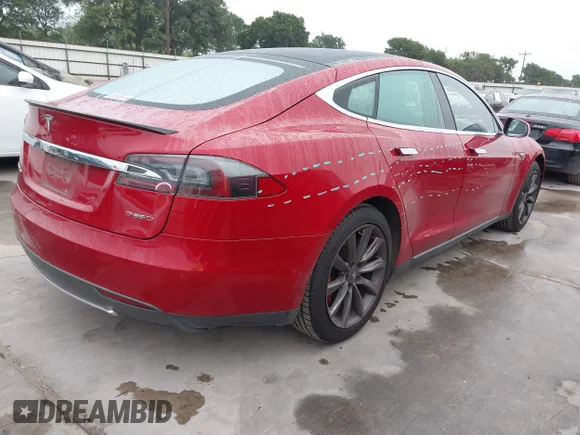 ✅ 2015 Tesla Model S 85D • VIN: 5YJSA1E49FF114015 • Лот: 44902293. Опубліковано раніше на IAAI з пробігом 93 513 миль. Безкоштовний доступ до архіву аукціонних продажів зі США та докладний звіт про історію автомобіля на DreamBid. Зображення 4.