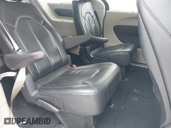 ✅ 2018 Chrysler Pacifica Touring L Plus • VIN: 2C4RC1EG2JR292669 • Lot: 44333157. Wystawiony na IAAI z przebiegiem Nie podano. Bezpłatny archiwum sprzedaży aukcyjnych z USA i szczegółowy raport historii pojazdu na DreamBid. Zdjęcie 8.
