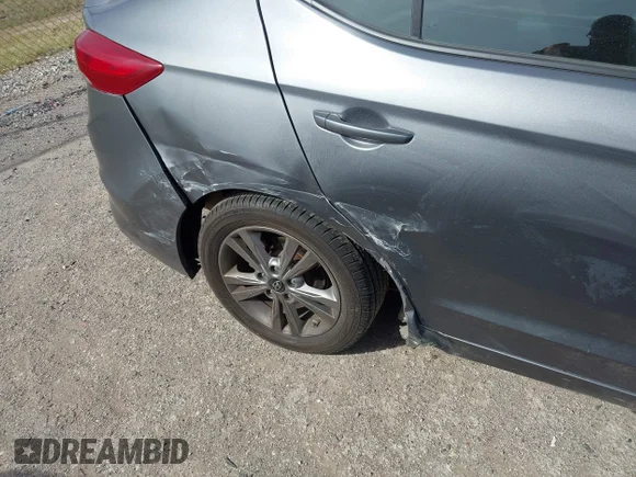 ✅ 2018 Hyundai Elantra SEL • VIN: 5NPD84LF8JH388147 • Lot: 44619025. Wystawiony na IAAI z przebiegiem 112 107 mil. Bezpłatny archiwum sprzedaży aukcyjnych z USA i szczegółowy raport historii pojazdu na DreamBid. Zdjęcie 6.