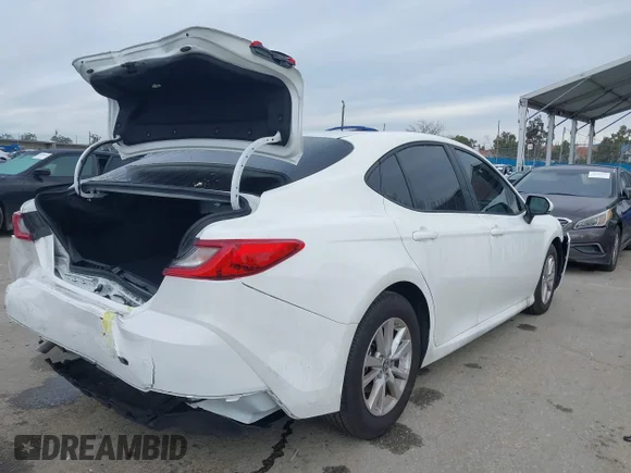 ✅ 2025 Toyota Camry LE • VIN: 4T1DAACK2SU149972 • Lot: 44438487. Wystawiony na IAAI z przebiegiem 12 607 mil. Bezpłatny archiwum sprzedaży aukcyjnych z USA i szczegółowy raport historii pojazdu na DreamBid. Zdjęcie 4.