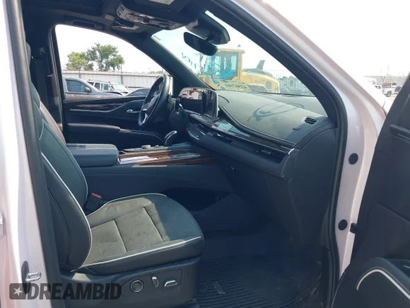 ✅ 2023 Cadillac Escalade 4WD Premium Luxury • VIN: 1GYS4BKLXPR552766 • Лот: 42926368. Опубликован ранее на IAAI с пробегом 29 297 миль. Бесплатный доступ к архиву аукционных продаж из США и подробный отчёт об истории автомобиля на DreamBid. Изображение 4.