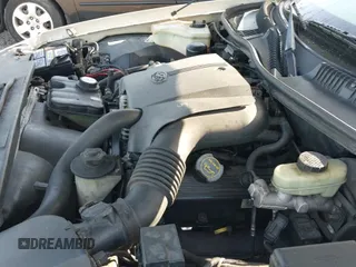 ✅ 2001 Lincoln Town Car Cartier • VIN: 1LNHM83W81Y727794 • Lot: 42633747. Wystawiony na IAAI z przebiegiem 182 577 mil. Bezpłatny archiwum sprzedaży aukcyjnych z USA i szczegółowy raport historii pojazdu na DreamBid. Zdjęcie 19.