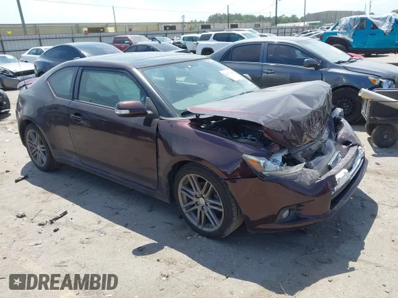 ✅ 2013 Scion tC • VIN: JTKJF5C79D3048165 • Lot: 42057908. Wystawiony na IAAI z przebiegiem 126 158 mil. Bezpłatny archiwum sprzedaży aukcyjnych z USA i szczegółowy raport historii pojazdu na DreamBid. Zdjęcie 1.