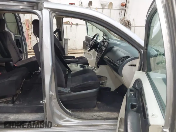 ✅ 2014 Dodge Grand Caravan SXT • VIN: 2C4RDGCG5ER199251 • Lot: 45092774. Wystawiony na IAAI z przebiegiem 280 982 mil. Bezpłatny archiwum sprzedaży aukcyjnych z USA i szczegółowy raport historii pojazdu na DreamBid. Zdjęcie 5.