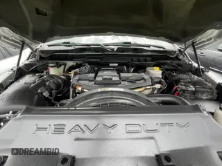 ✅ 2018 Ram 2500 SLT • VIN: 3C6UR5DL7JG215873 • Lot: 63281175. Wystawiony na Copart z przebiegiem 142 241 mil. Bezpłatny archiwum sprzedaży aukcyjnych z USA i szczegółowy raport historii pojazdu na DreamBid. Zdjęcie 11.