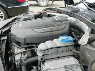 ✅ 2017 Audi A4 Prestige • VIN: WAUFNAF45HN034281 • Lot: 43660477. Wystawiony na IAAI z przebiegiem 89 422 mil. Bezpłatny archiwum sprzedaży aukcyjnych z USA i szczegółowy raport historii pojazdu na DreamBid. Zdjęcie 19.