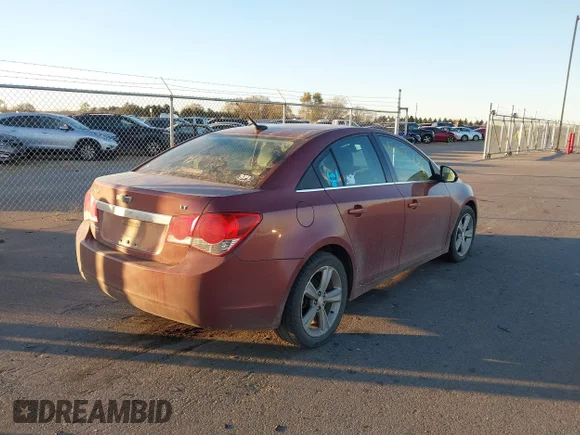 ✅ 2013 Chevrolet Cruze 2LT • VIN: 1G1PE5SB9D7139030 • Lot: 43672438. Wystawiony na IAAI z przebiegiem 254 000 mil. Bezpłatny archiwum sprzedaży aukcyjnych z USA i szczegółowy raport historii pojazdu na DreamBid. Zdjęcie 4.