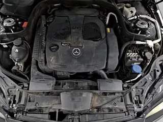 ✅ 2015 Mercedes-Benz E 350 Sport • VIN: WDDHF5KB2FB105008 • Лот: 89897445. Опубликован ранее на Copart с пробегом 153 968 миль. Бесплатный доступ к архиву аукционных продаж из США и подробный отчёт об истории автомобиля на DreamBid. Изображение 14.