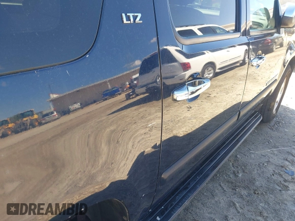 ✅ 2008 Chevrolet Suburban 3LT • VIN: 3GNFC16008G134343 • Lot: 44624725. Wystawiony na IAAI z przebiegiem 260 908 mil. Bezpłatny archiwum sprzedaży aukcyjnych z USA i szczegółowy raport historii pojazdu na DreamBid. Zdjęcie 6.