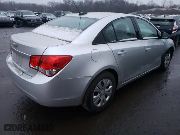 ✅ 2015 Chevrolet Cruze LS • VIN: 1G1PA5SGXF7157014 • Lot: 36695203. Wystawiony na Copart z przebiegiem 123 663 mil. Bezpłatny archiwum sprzedaży aukcyjnych z USA i szczegółowy raport historii pojazdu na DreamBid. Zdjęcie 3.