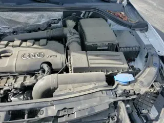 ✅ 2018 Audi Q3 Premium Plus • VIN: WA1JCCFS6JR019679 • Лот: 89862005. Опубликован ранее на Copart с пробегом 43 991 миль. Бесплатный доступ к архиву аукционных продаж из США и подробный отчёт об истории автомобиля на DreamBid. Изображение 14.