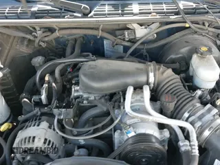 ✅ 2003 Chevrolet S-10 LS • VIN: 1GCCS19X638152206 • Лот: 41464663. Опубликован ранее на IAAI с пробегом 123 231 миль. Бесплатный доступ к архиву аукционных продаж из США и подробный отчёт об истории автомобиля на DreamBid. Изображение 19.