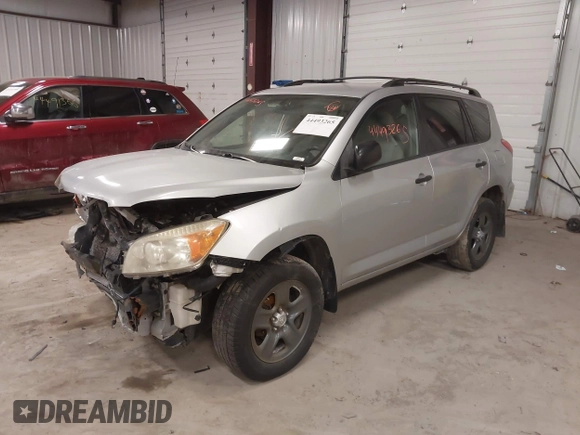 ✅ 2006 Toyota RAV4 • VIN: JTMBD33V565049664 • Lot: 44493265. Wystawiony na IAAI z przebiegiem 189 336 mil. Bezpłatny archiwum sprzedaży aukcyjnych z USA i szczegółowy raport historii pojazdu na DreamBid. Zdjęcie 2.