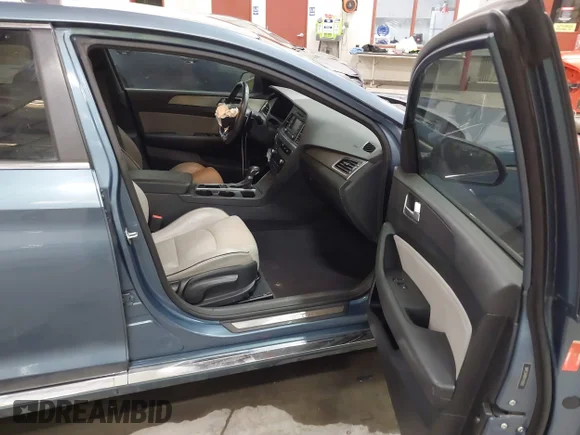 ✅ 2015 Hyundai Sonata Limited • VIN: 5NPE34AB8FH190887 • Lot: 44273418. Wystawiony na IAAI z przebiegiem 110 490 mil. Bezpłatny archiwum sprzedaży aukcyjnych z USA i szczegółowy raport historii pojazdu na DreamBid. Zdjęcie 5.